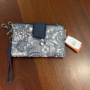SakRoots Wristlet NWT
